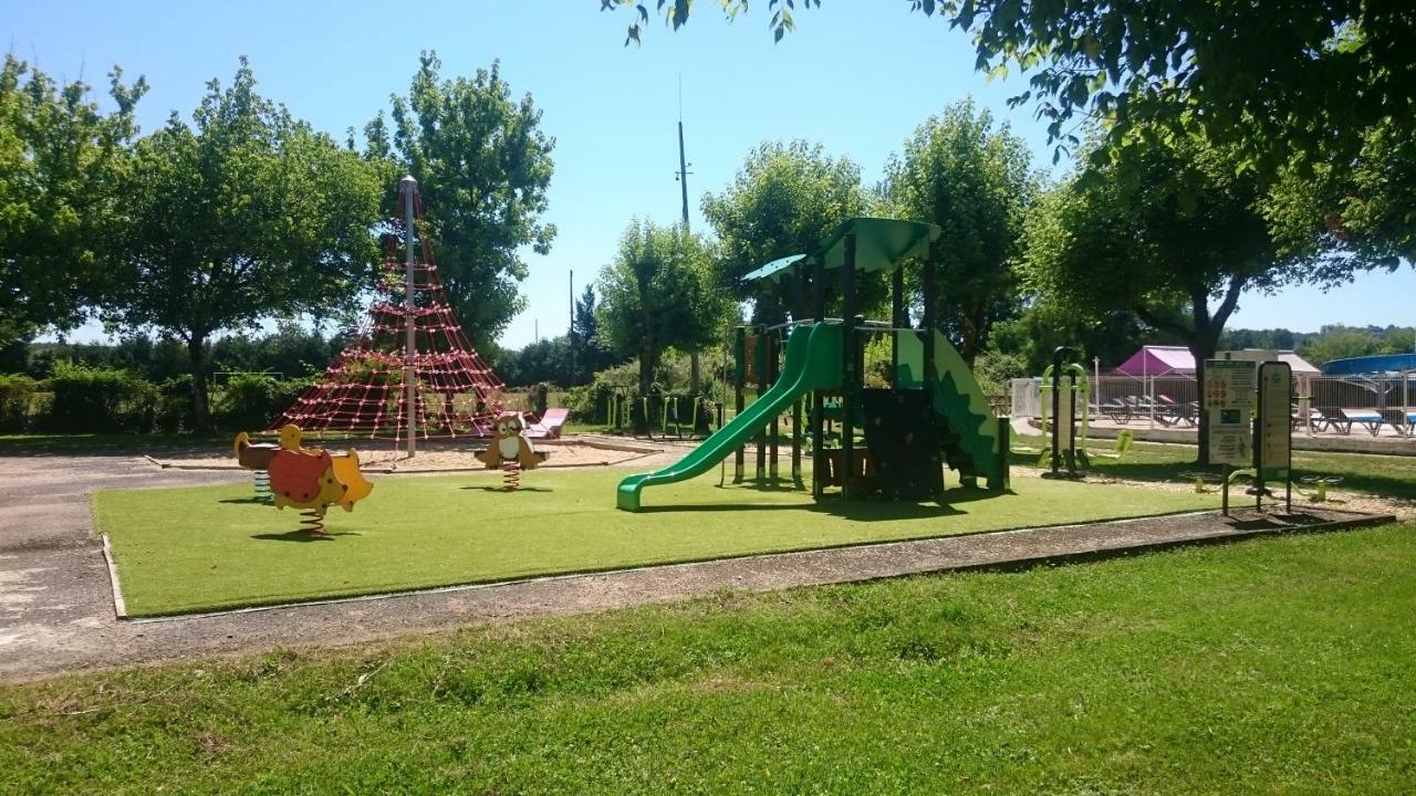 Camping Paradis Le Rocher De La Granelle Le Bugue Eksteriør bilde